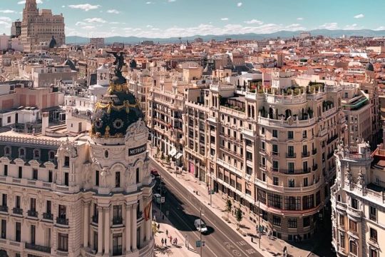 Layover in Madrid a Private Tour with a local: Best Highlights of Madrid