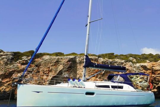 Private 2-Hour Tour of Barcelona on a Sailboat