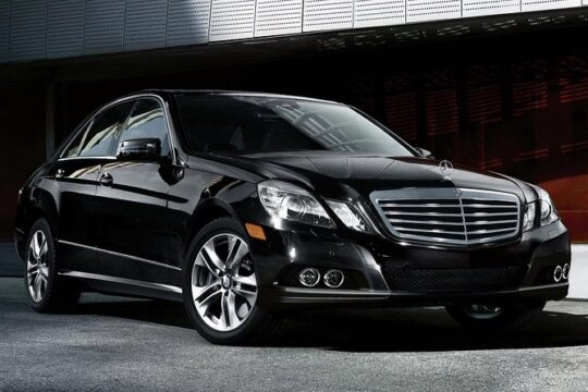 Private Transfer from Paris City to Disneyland Paris by Sedan
