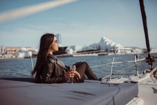 Sunset cruise with open bar of cava