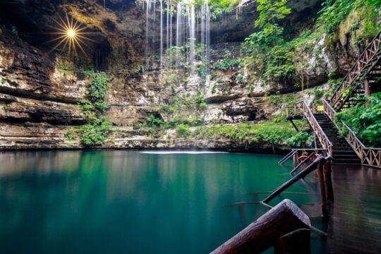 Chichen Itza Tour with Cenote Food and Transfer from Cancun