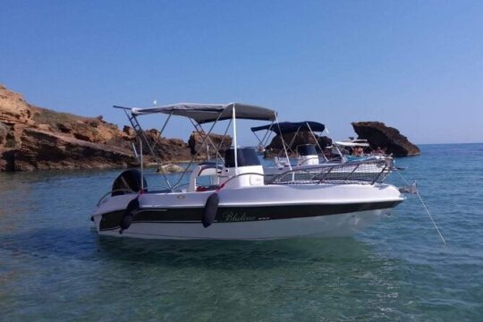One and a half hour tour by boat to the Scala Dei Turchi