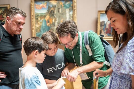Kids Louvre Treasure Hunt - Private Tour