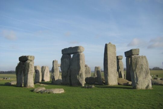 Luxury Private Vehicle Day Hire from & to London via Stonehenge & Windsor Castle