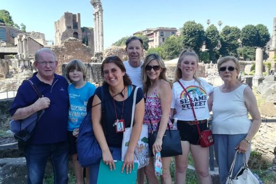 Skip the line Private Colosseum Tour w Hotel Pick-up Led by Alessandra