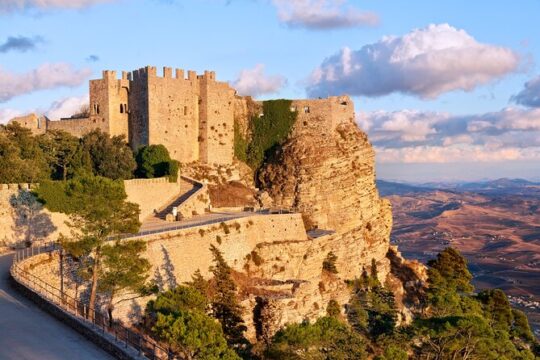 Private 8-hours tour to Segesta, Erice, Trapani and salt pans from Palermo
