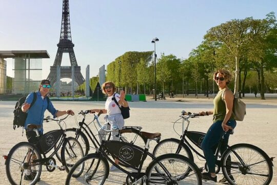 Paris Monuments Small Group Bike Tour