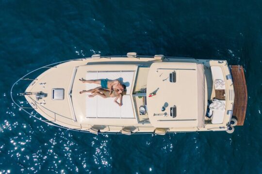 Private boat tour along the Amalfi Coast or Capri from Positano