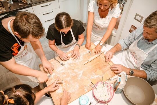 Small group Pasta and Tiramisu class in Gubbio