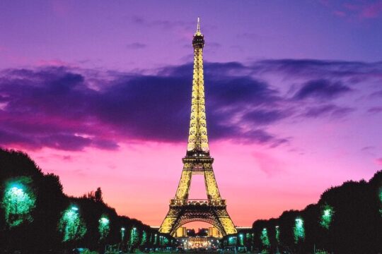 Paris Magical Evening with Champagne on board by Luxury Van