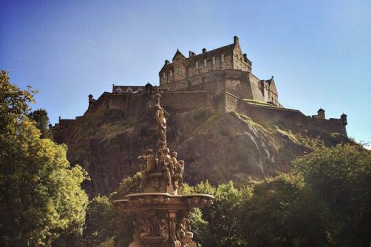 Castles & Cobblestones: Personal Full Day Guided Walking Tour
