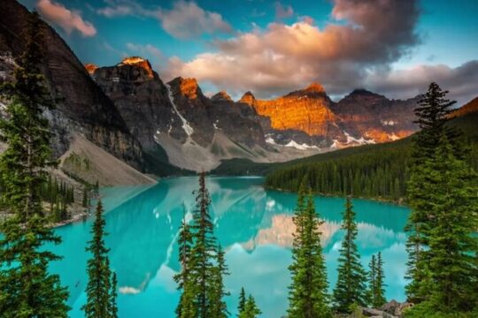 Moraine Lake and Lake Louise tour from Canmore or Banff