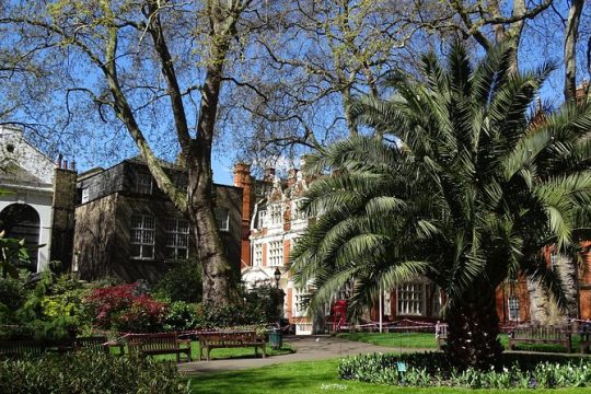 Mayfair, London's famous aristocratic village - Exclusive, Private Walking Tour