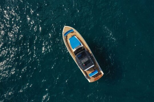Discover the Amalfi coast between traditions, flavors and colors with a private tour