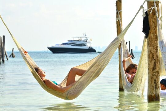 Full Day Catamaran Tour to Isla Mujeres with Diving