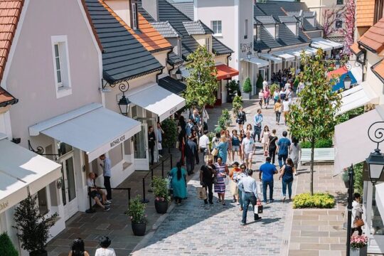 Private Tour in Le Marais district and Vallée Village