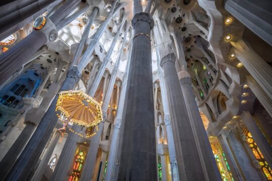 Private tour of Photography at best locations in Barcelona with a local
