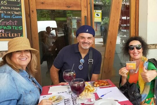 Barcelona Art and Tapas Small Group Walking Tour with Picasso Museum
