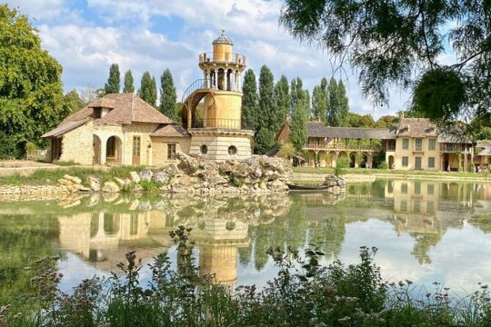 Giverny Versailles Trianon Small Group from Paris by Minivan