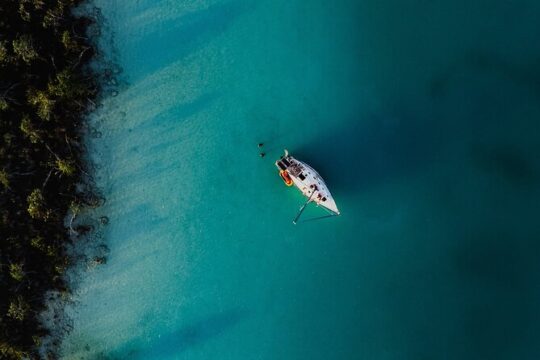Sailboat Tour through Bacalar Lagoon with Open Bar and Lunch