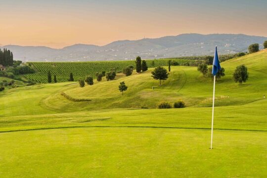 Half Day Golf Activity in Tuscany with Admission Ticket