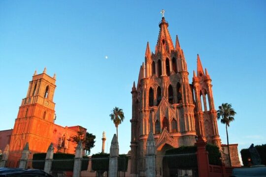 San Miguel de Allende & Queretaro Tour from Mexico City