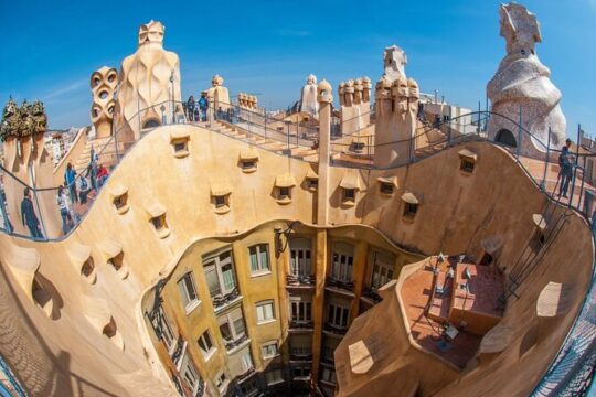 Layover in Barcelona a Private Tour with a local: Best Highlights of Barcelona