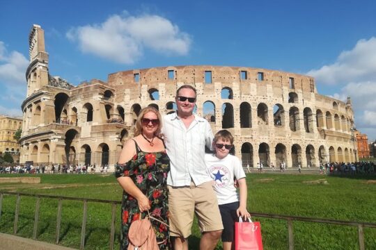 Skip the line Kid-Friendly Colosseum Tour with hotel pick-up led by Alessandra