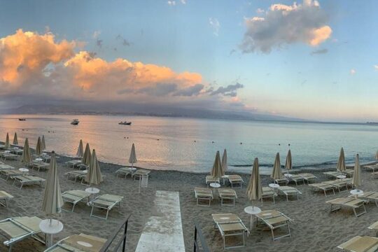 Messina Full Day: The Beach And The History