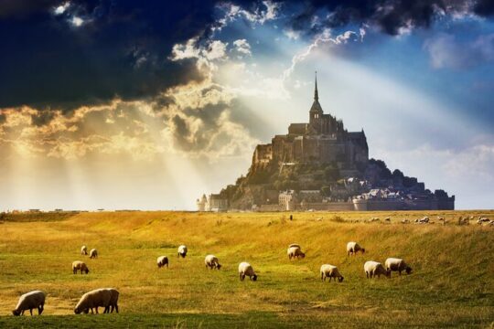 Guided Tour of Mont Saint-Michel (Pick up from hotel included)