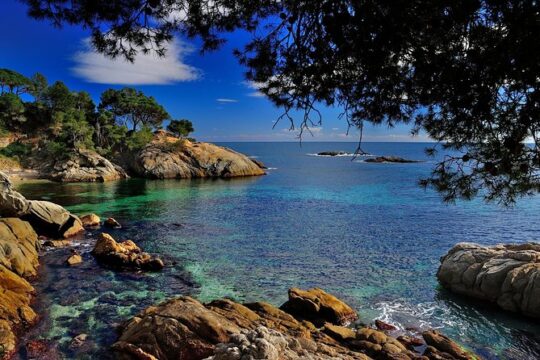 Private Costa Brava and Tossa Tour with hotel pick-up and Panoramic Boat Ride