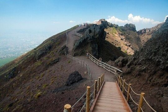 Combined Pompeii-Vesuvius Tour with Wine Tasting