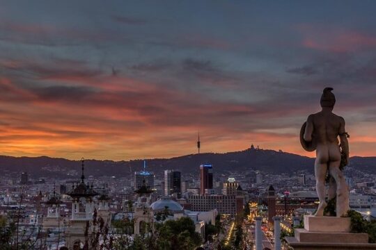 Private Contrast Barcelona Tour (4 Hours) - From Barcelona