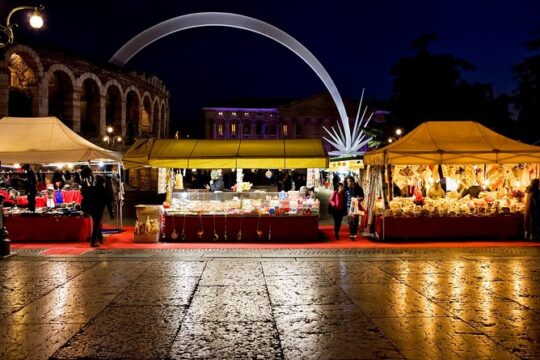 Verona Main Sites Small Group Tour at Christmas Time