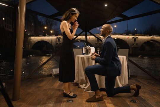 Paris Seine River Marriage Proposal Cruise by Bateaux Mouches