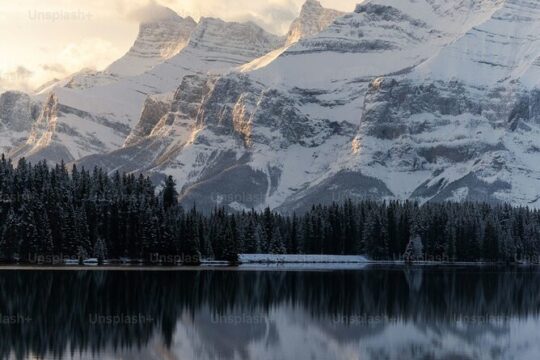 From Calgary: explore Moraine Lake, Lake Louise, Banff
