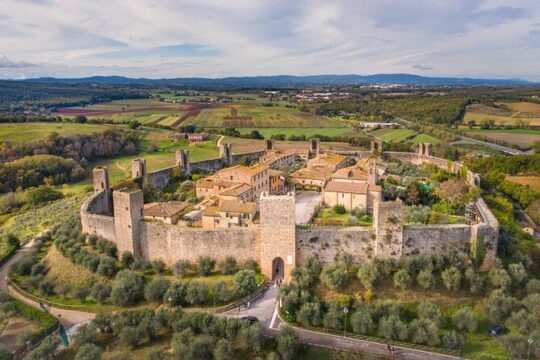 Medieval Tour in Monteriggioni and Val d'Orcia from Florence