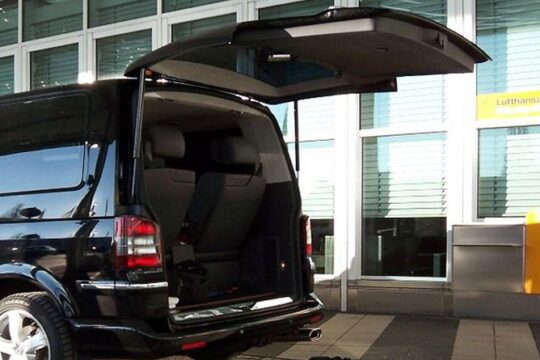 Half day private car or van with driver at disposal in Rome