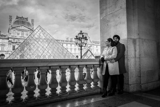 Paris: Your Own Private Photoshoot at Louvre Museum