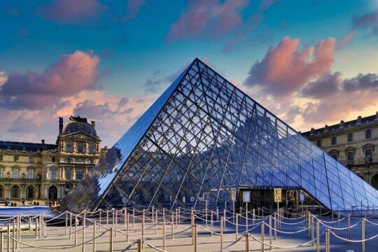Louvre museum with private hotel pick up and drop