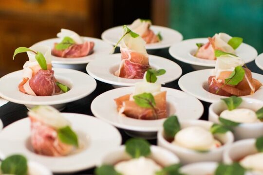 Authentic 4-Course Dinner and Wine Pairing in Florence