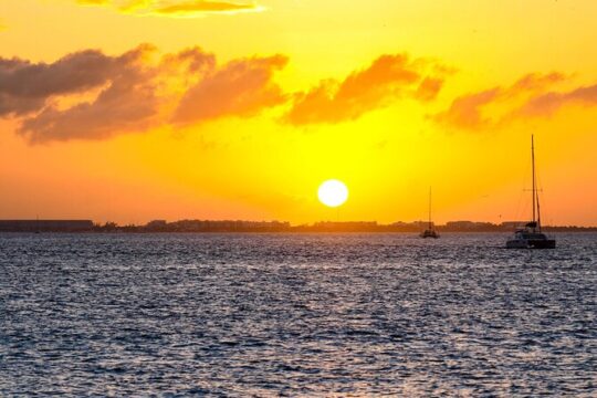 Sunset Party at Isla Mujeres! Round Transportation from Cancun