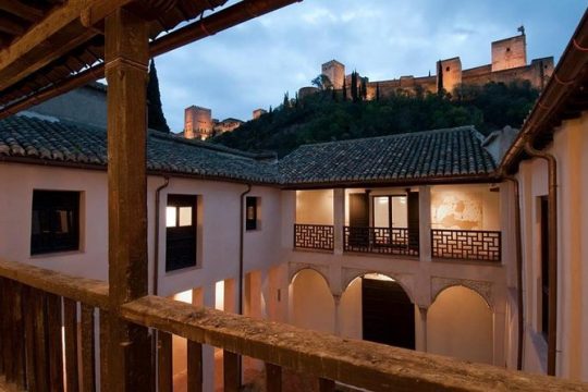 Alhambra & Generalife, Albaicín & Sacromonte Skip-the-Line Private Tour