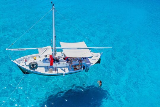 Guided day by boat in Carloforte with snorkelling and aperitif