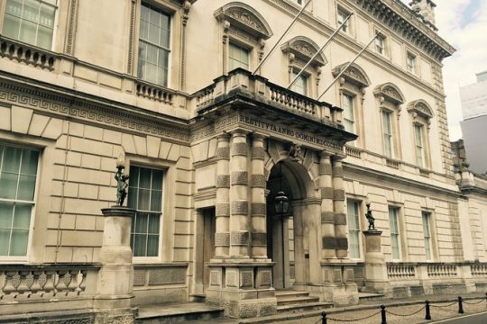 Private Tour: Downton Abbey London Locations by Taxi