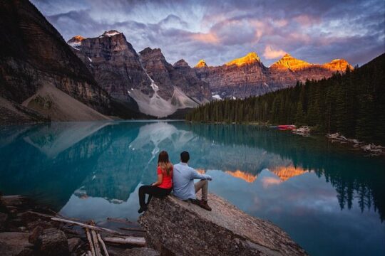 Moraine Lake and Iconic Sights of the Rockies Private Tour