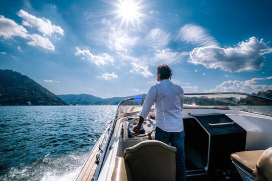 1 Hour Private and Guided Cruise on Lake Como by motorboat