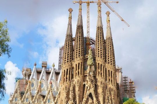 Two Hours Quick Barcelona Private Tour with Hotel Pick up