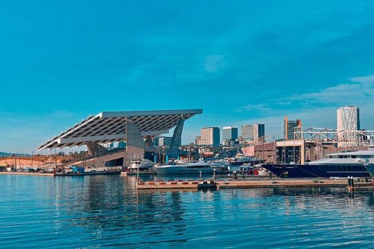 Discover Barcelona on a Photographic Tour on an Electric Bike