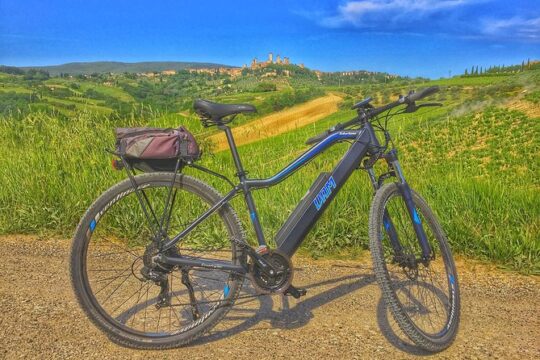 Discover the Via Francigena and San Gimignano on an E-Bike